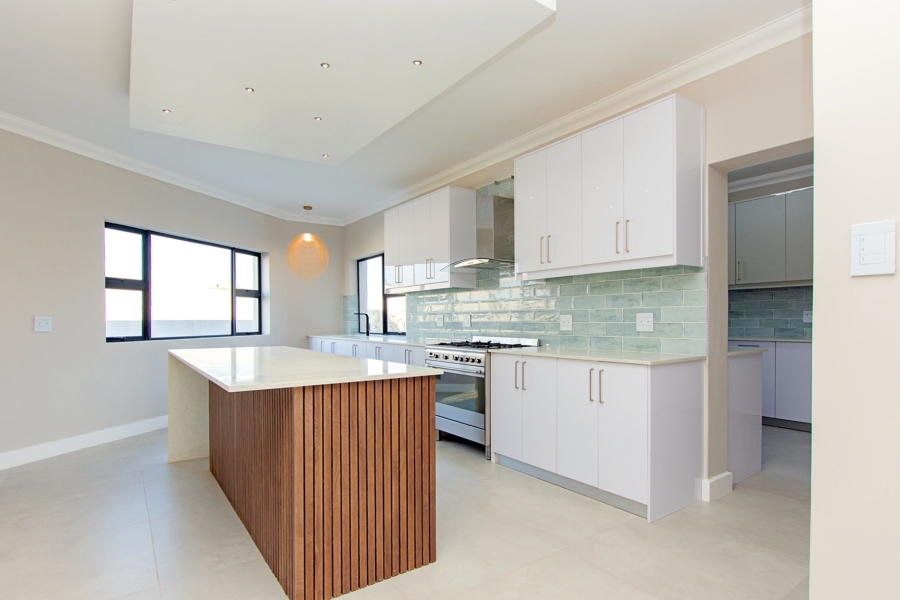 5 Bedroom Property for Sale in Myburgh Park Western Cape